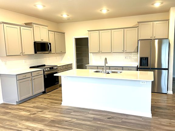 Kitchen with Walk-in Pantry