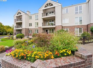 15510 NE Knott St UNIT 25, Portland, OR 97230