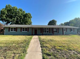 1009 Weyland Rd, Boonville, MO 65233