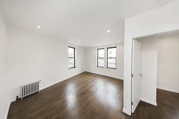 Rented by Jonis Realty | media 4