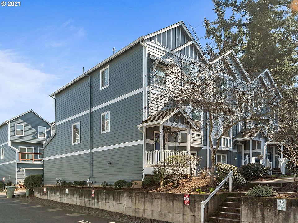 1st image of 17452 SW Sellwood Ln