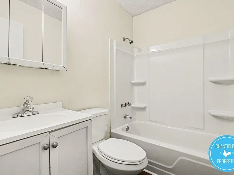 115 Florence St #7 — Photo 10
