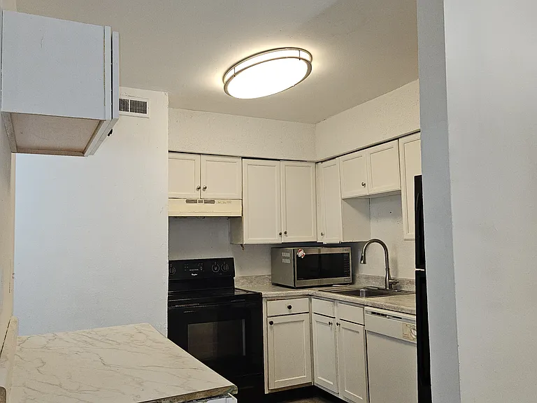 320 Welch Rd #H3 — Photo 19