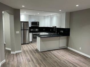 6815 Remmet Ave Unit 211, Canoga Park, CA 91303