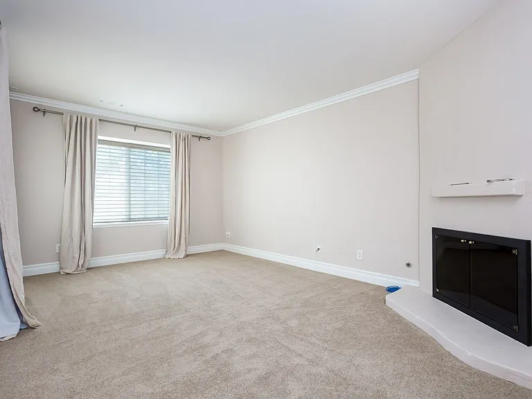 5564 Lone Star Dr — Photo 7