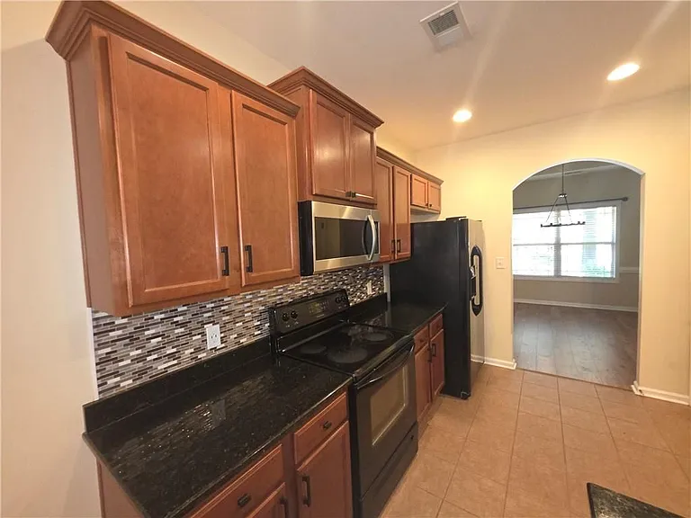 113 Macalester Dr — Photo 16