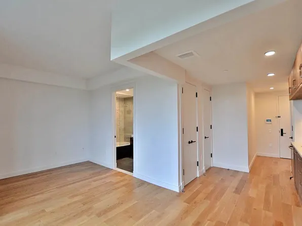 1825 Ocean Avenue image 2 of 23