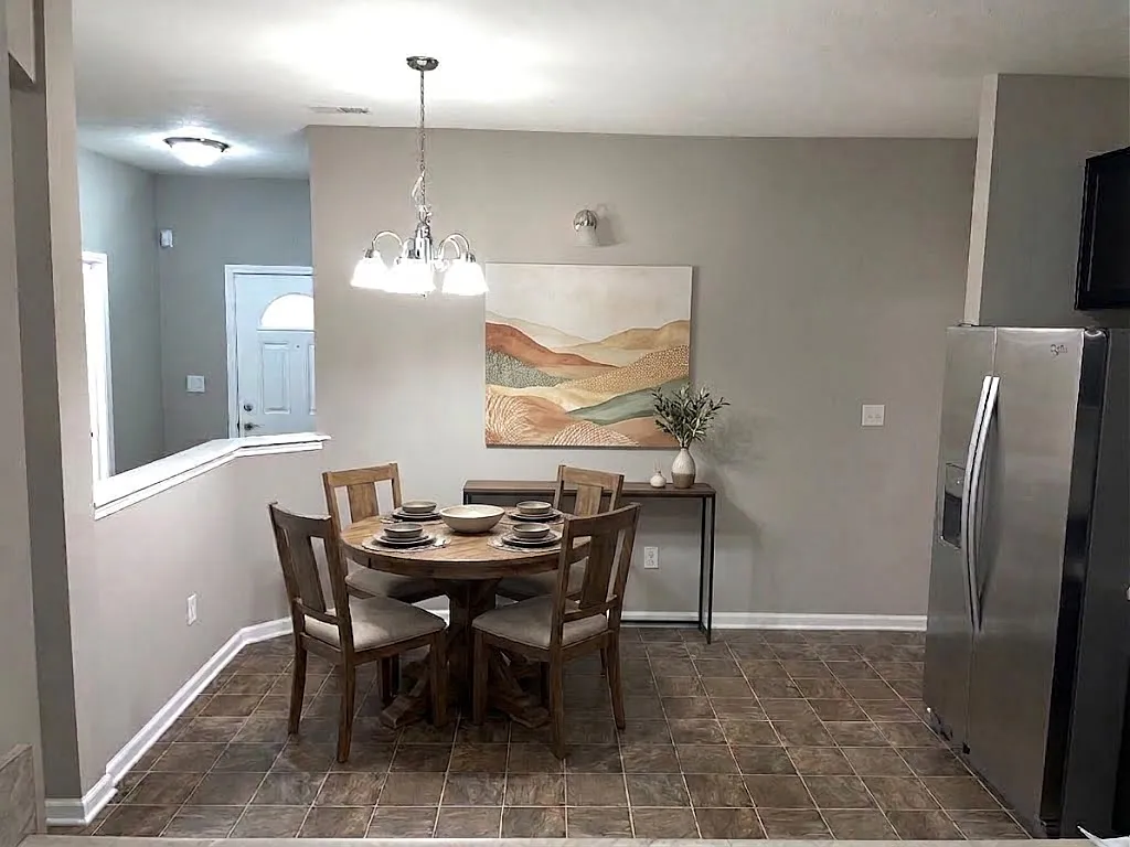 3 bed, 1736 sqft, $2,000 — Photo 4
