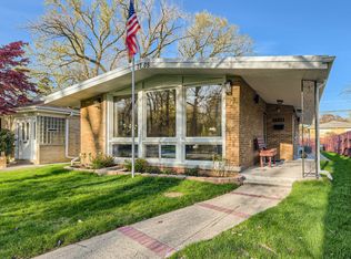 7705 Kenton Ave, Skokie, IL