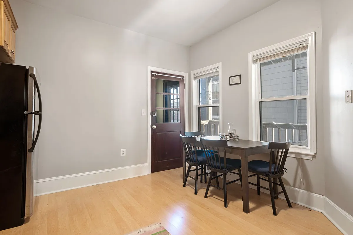 Building Photo - 192 Tudor St #2