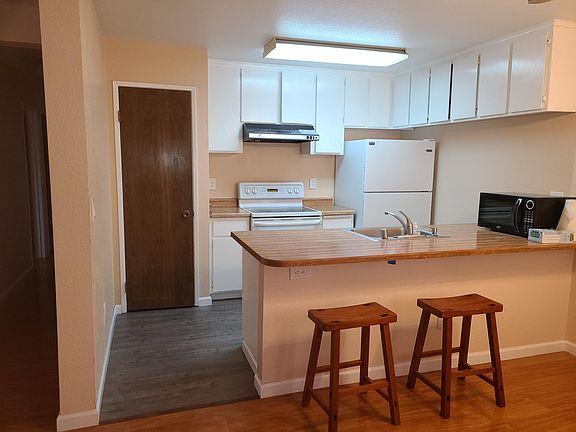 New kitchen flooring, new 36" fridge