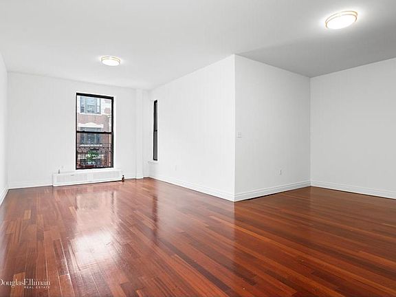 3rd image of 609 W 137th St APT 35