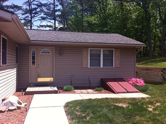3rd image of 176 Vista Dr