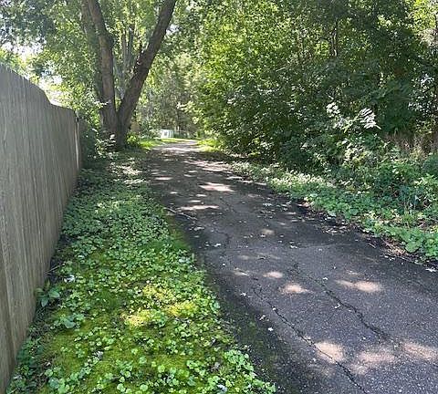 5th image of 3455 Urbandale Ln N