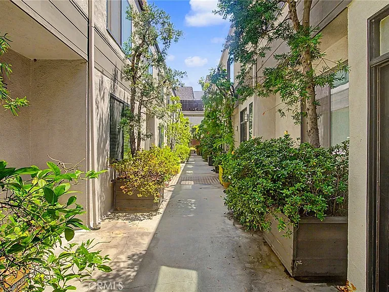 10793 Ashton Ave #14 — Photo 2