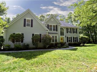 200 Dawley Dr, Stonington, CT 06378