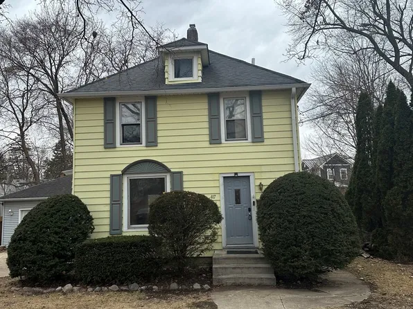 417 N Van Buren St, Batavia, IL 60510