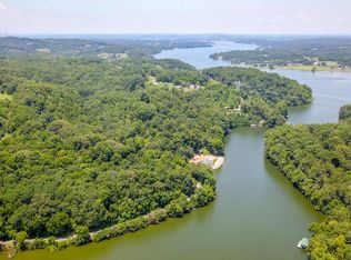 3440 Rest Camp Rd, Lenoir City, TN 37772