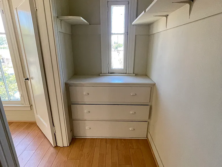 809 1/2 N Ridgewood Pl — Photo 8