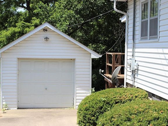 Closer View of Garage