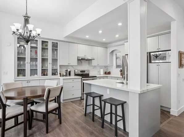 3537 W 5th Ave, Vancouver, BC V6R 1S1