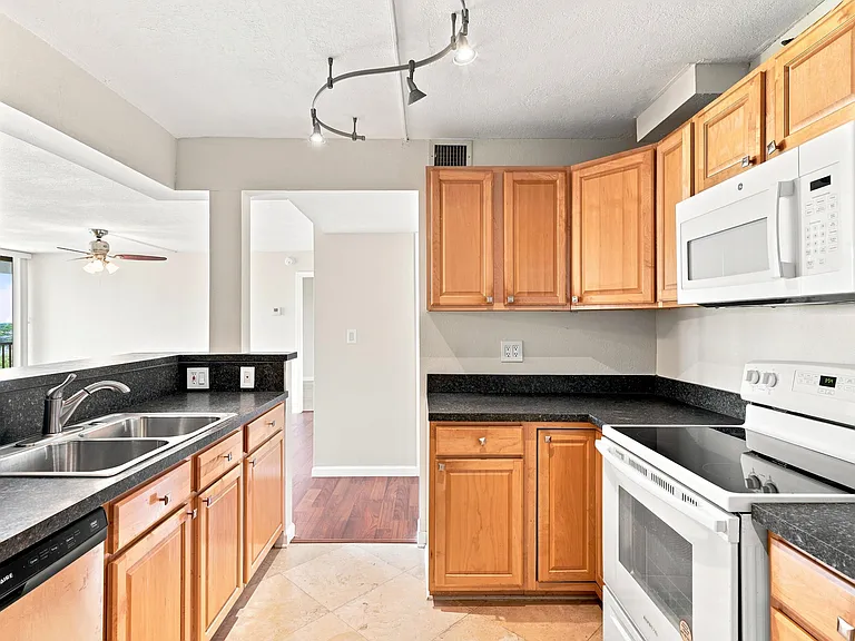 1301 River Reach Dr #514 — Photo 16