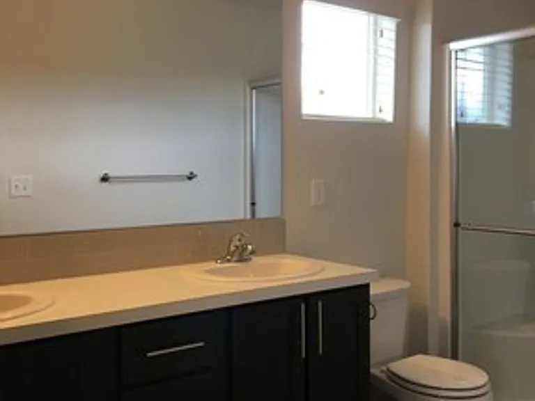 Columbia Hills Townhomes — Photo 12