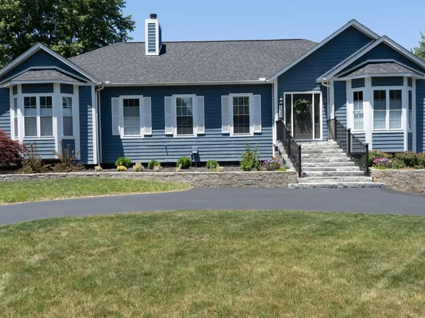 1440 E Choctaw Dr, London, OH 43140