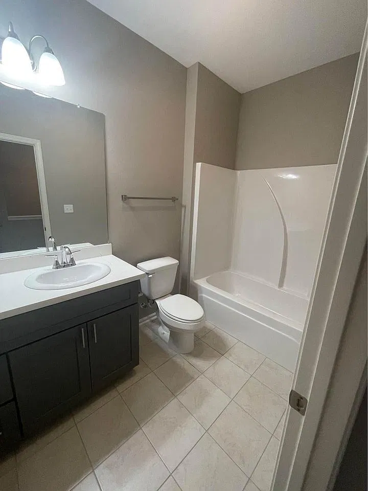 120 Thornton Lane - 2 — Photo 3