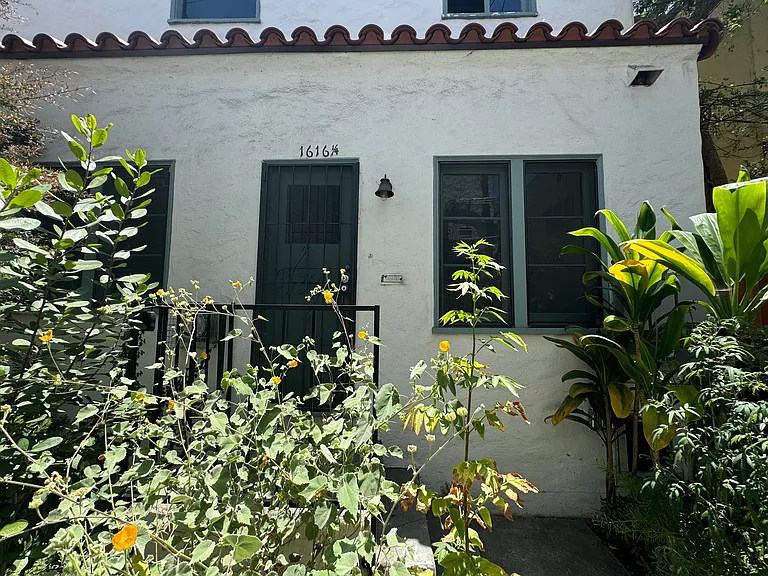 1616 1/4 Silver Lake Blvd — Photo 4