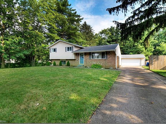 2nd image of 34098 Luanne Dr