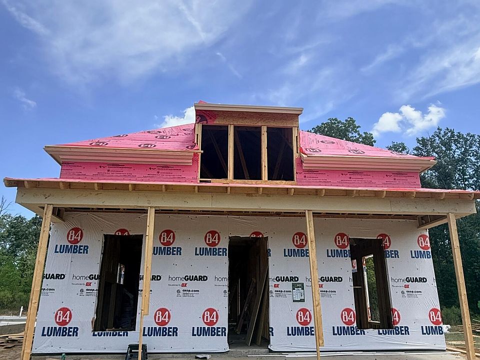 2nd image of 704 Green Oaks Cir