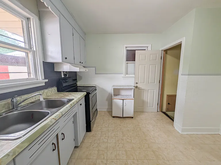 37 Franklin Blvd — Photo 9