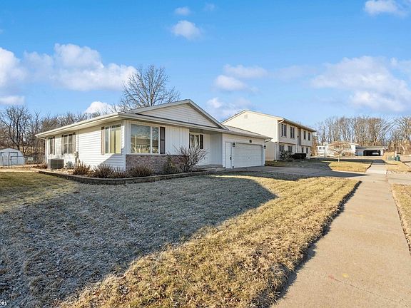 3rd image of 2827 Le Sylvia St