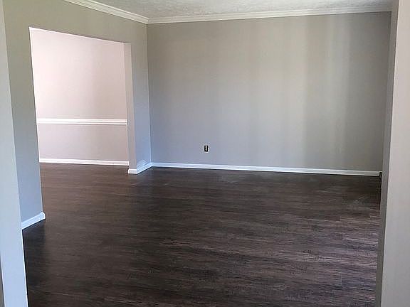 2nd image of 9003 Lakeridge Dr