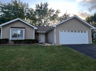 1455 Cumberland Rd, Aurora, IL 60504