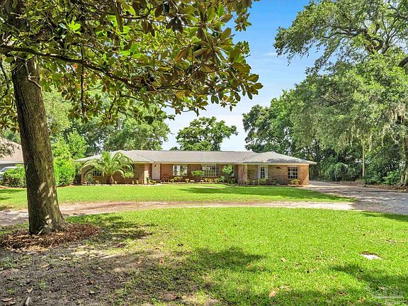 3rd image of 4234 Sandy Bluff Dr E