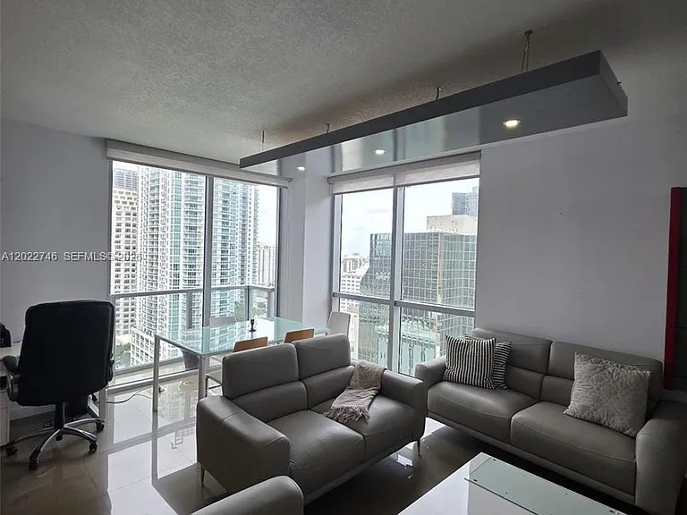 1060 Brickell Ave #2201 — Photo 32