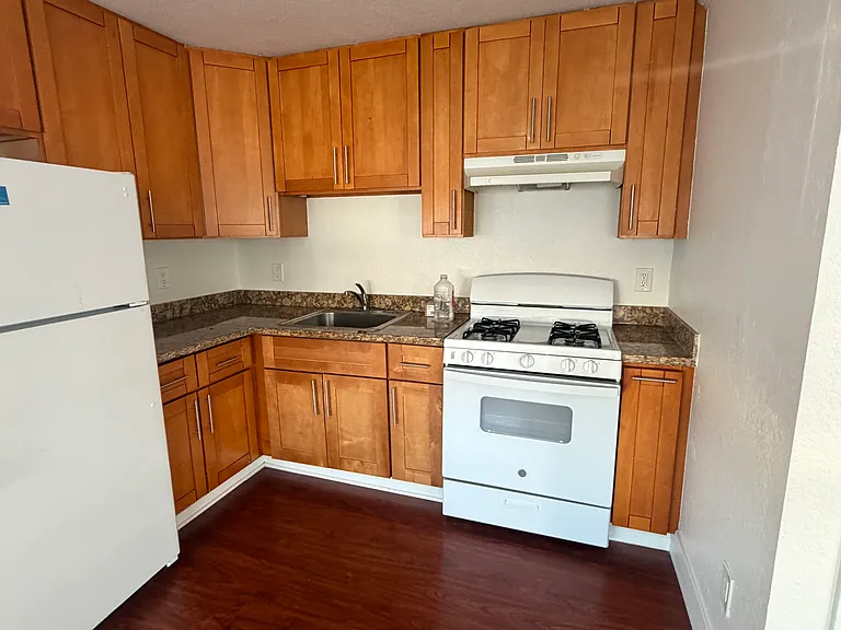 1810 E 25th St #100 — Photo 2