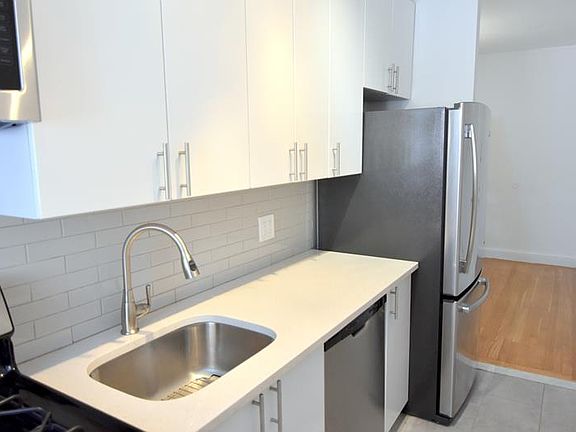 3rd image of 350 E 54th St APT 6K