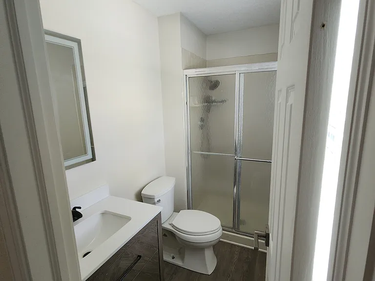 3rd bathroom (located in Master bedroom New Vanity, New sink