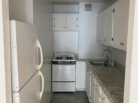 3rd image of 417 E 90th St APT 8G