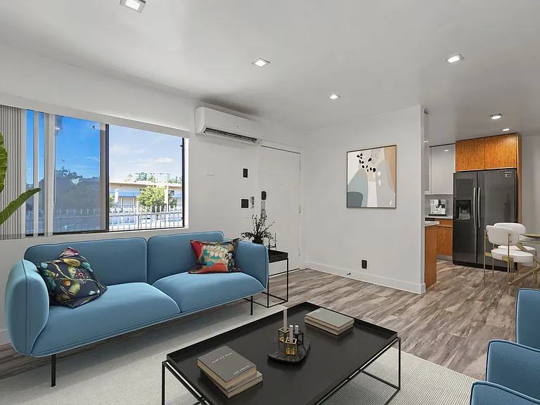 830 Bartlett St — Photo 32