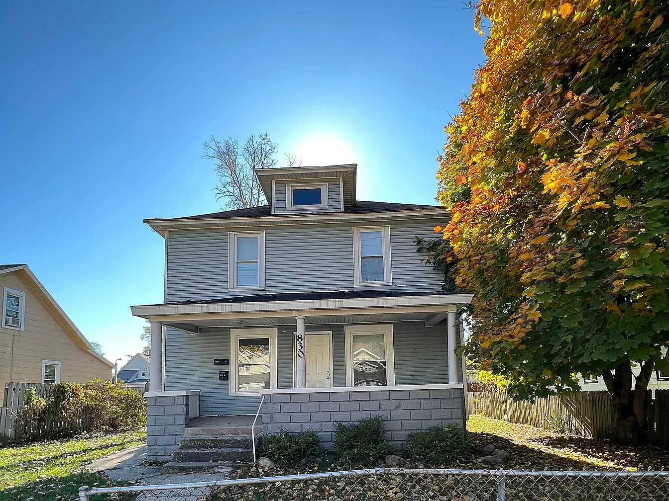 2 bed, 900 sqft, $1,200 — Photo 1