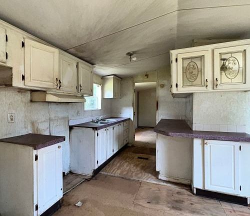 3rd image of 121 Elijah Hill Ln