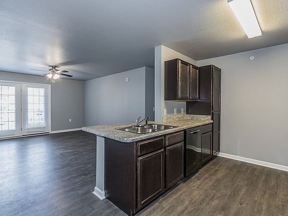 5th image of 1400 Leander Dr #0