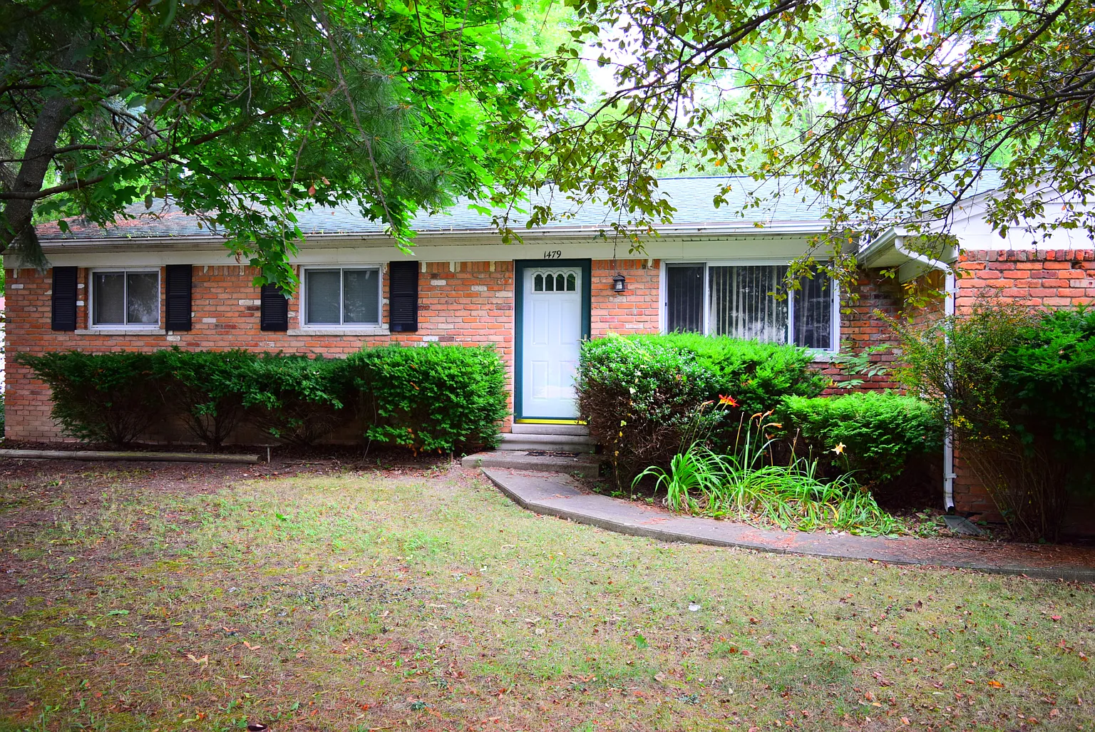 1479 Cadmus Dr photo 1