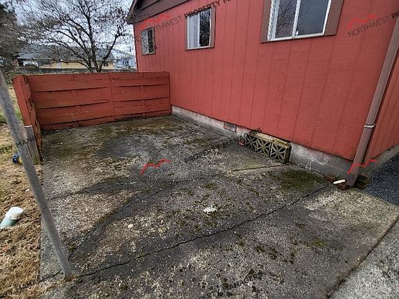 4th image of 1214 Grand Ave
