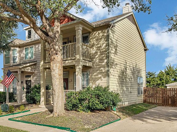 3rd image of 10848 Astor Dr