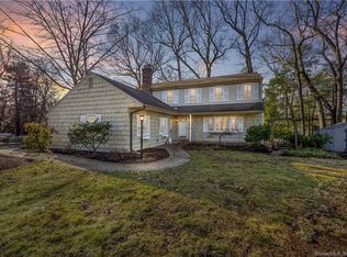 77 Wesleyan Rd, Glastonbury, CT 06033